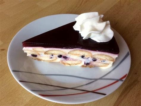 Osviežujúca torta s čerstvým ovocím a pudingovou plnkou