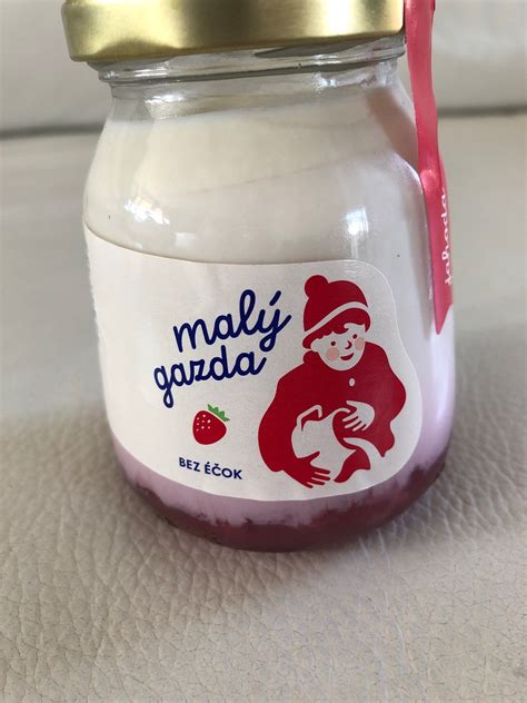 Fľaša bieleho jogurtu MALÝ GAZDA