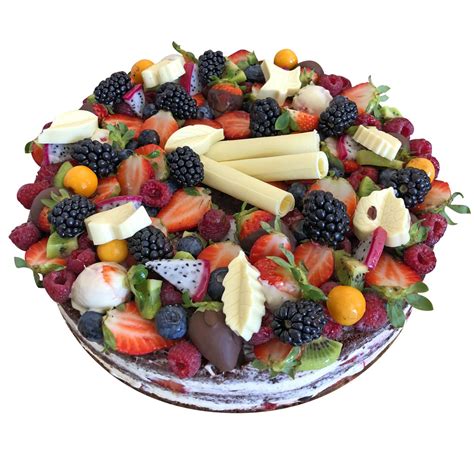Hotová dvojfarebná torta zdobená čerstvým ovocím a čokoládovými hoblinkami
