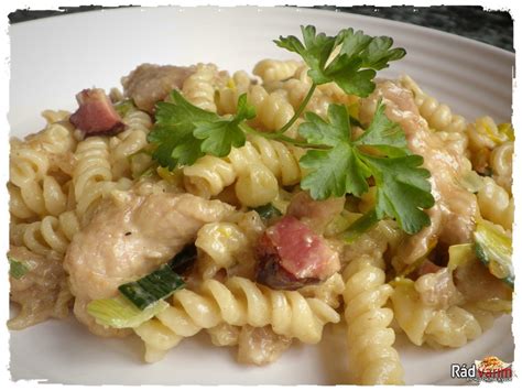 Cestoviny s kuracím mäsom a nivou