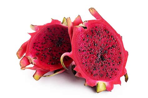 Dračie ovocie (pitahaya) rozkrojené na polovicu