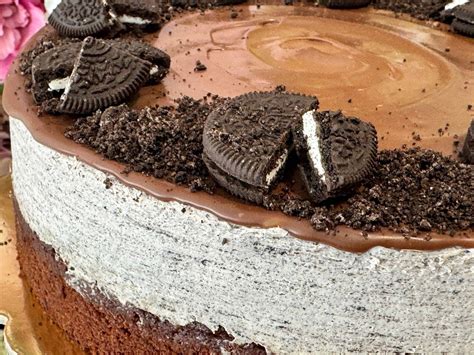 Oreo torta s bohatou polevou a keksíkmi