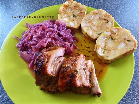 Pečené bravčové mäso s knedľou a kapustou