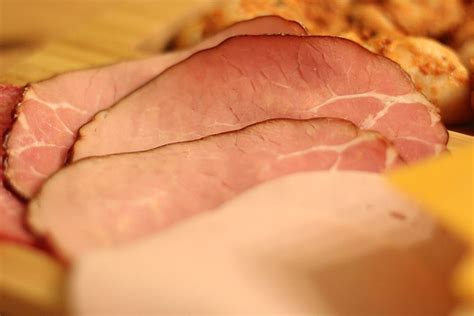 Rôzne druhy a značky šunky