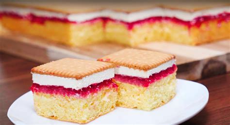 Ovocný koláč v plechu