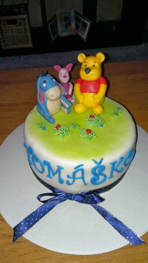 Macko Pu torta s čerstvými jahodami