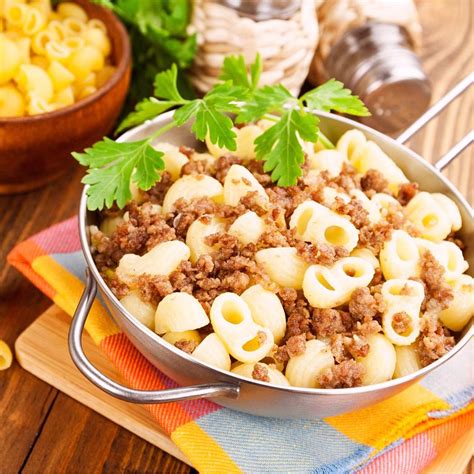 Cestoviny s mletým mäsom a lečom