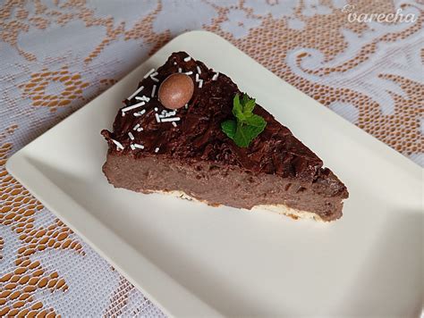 Čokoládovo-cviklová torta v rúre počas pečenia
