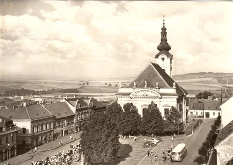 Historické fotografie trenčianskych zmrzlinárov a ich predajných vozíkov