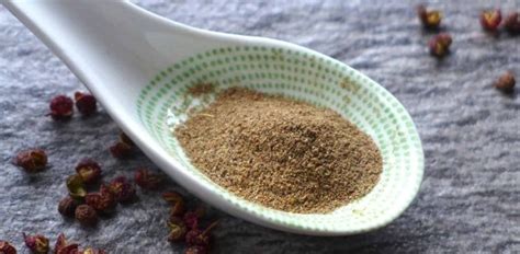 sečuánske korenie a chilli