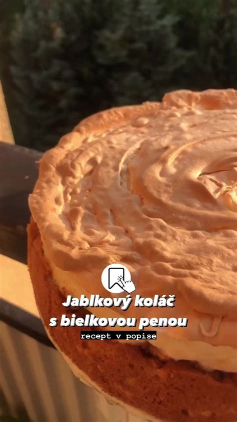 Rôzne typy tort bez múky, znázorňujúce ich rozmanitosť a lákavý vzhľad