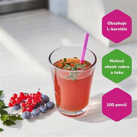 Dieťa užívajúce sirup s príchuťou lesných plodov