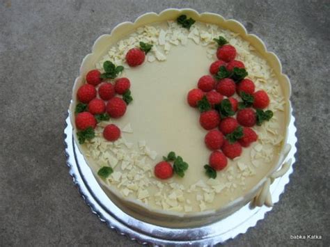 Malinová torta s bielou čokoládou