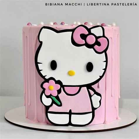 Hotová torta Hello Kitty s dekoráciami
