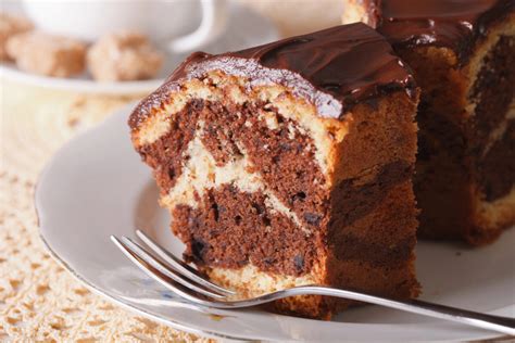 Mramorová torta s čokoládovou polevou
