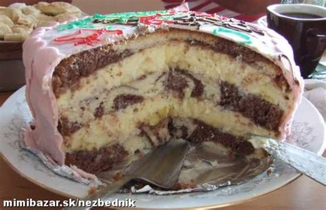 Zdobená mramorová torta