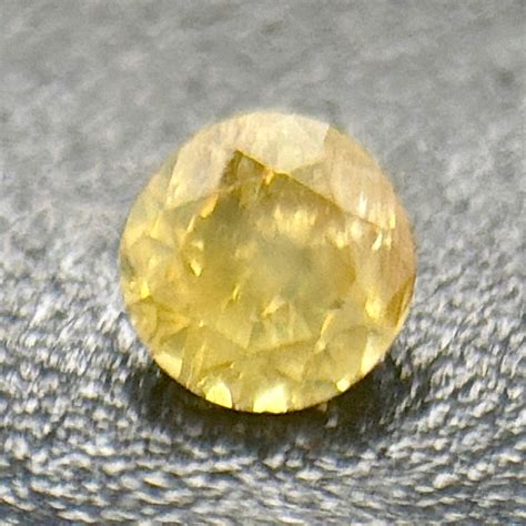 Detailný pohľad na slávny žltý diamant Tiffany