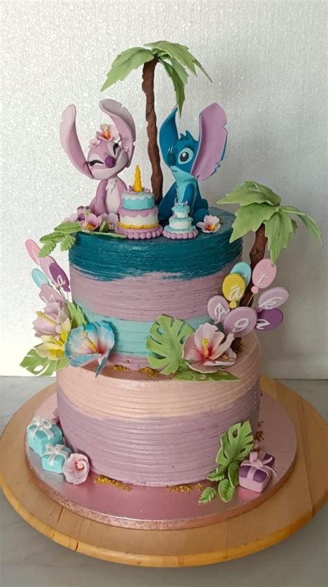 Veselá detská torta s motívom rozprávkových postavičiek