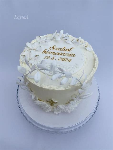 Návrhy tort na birmovku s rôznymi symbolmi.