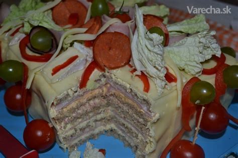 Slaná torta v tvare auta