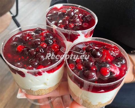 Rôzne dezerty s mascarpone krémom