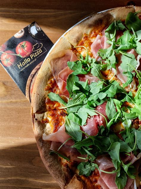 Pestrý výber pizze a cestovín z ponuky Hallo Pizza