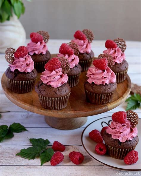 Fotografia cupcakes s malinovým krémom