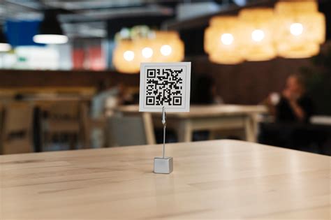 QR kód pre digitálne menu na stole