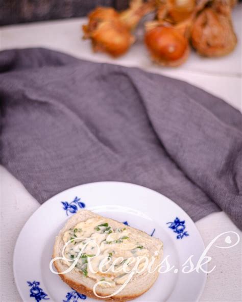 Bryndzová plnka do lokší s opraženou cibuľkou