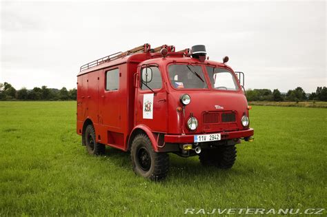 Rôzne varianty karosérií Tatra 805