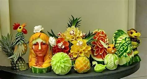 Carving ovocia na torte