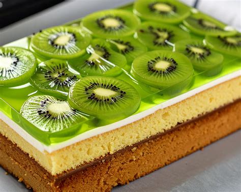 Ozdobenie torty s kiwi a želé