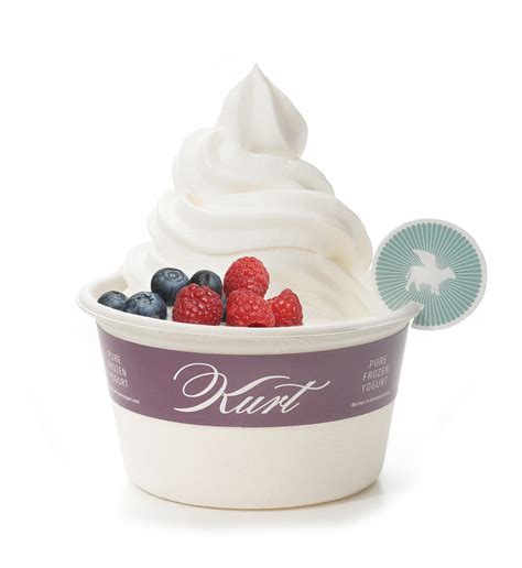 Mrazený jogurt Kurt Pure Frozen Yogurt s rôznymi topingmi