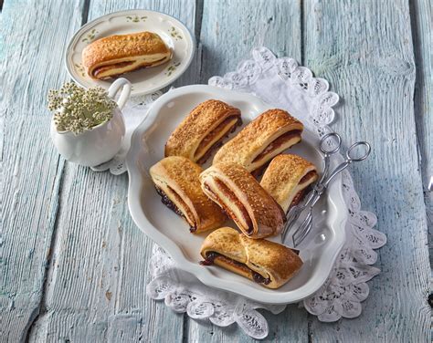 Sterilizované poháre so slivkovým lekvárom