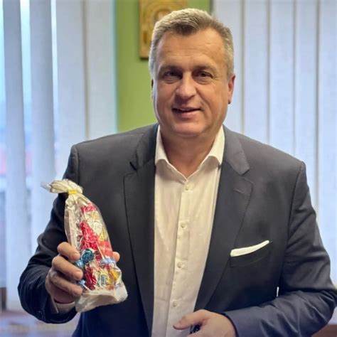 Porovnanie vzhľadu Ornelly Muti v mladosti a dnes