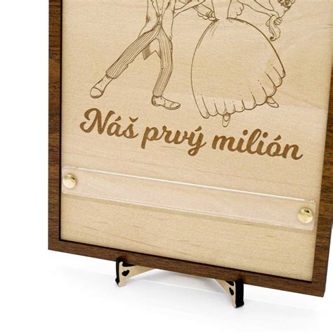Svadobná tabuľa s chlebom a medom pre mladomanželov