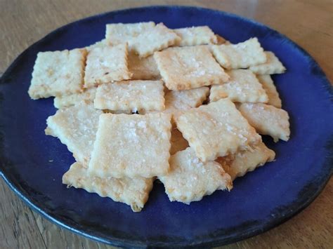 Bezlepkové slané krekry s rascou a makom