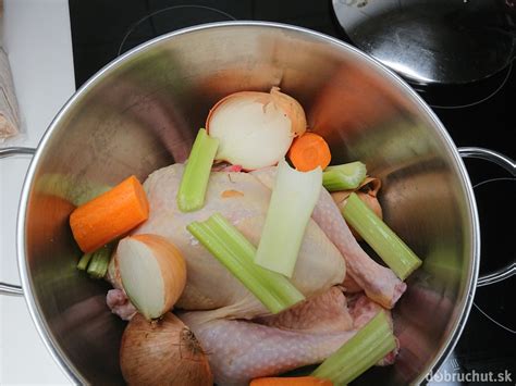 Ingrediencie na gruzínsku kuraciu polievku