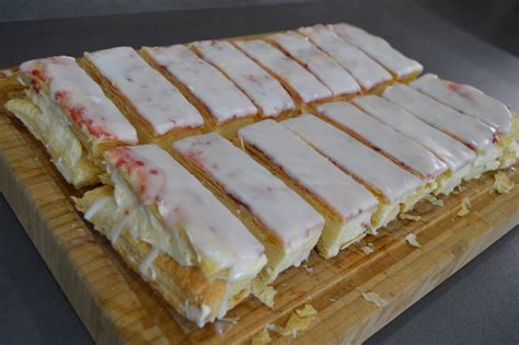 Fondánová poleva a nástroje na modelovanie