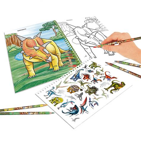 Sada pasteliek a rozpracovaná omaľovánka s motívom včielky Maji