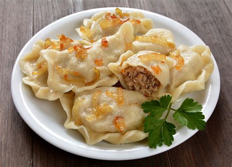 Poľské pierogi s rôznymi plnkami