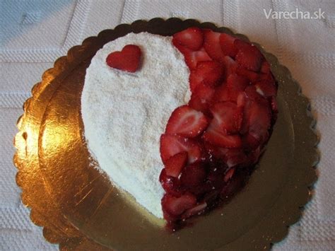 Košíková torta s čerstvými jahodami