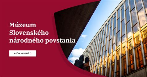 Interiérová expozícia Múzea SNP s informačnými panelmi a artefaktmi