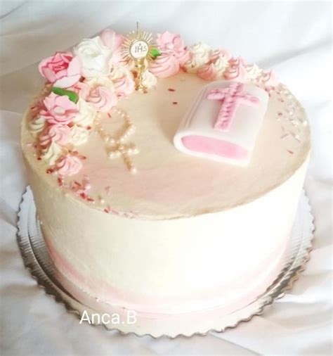 Torta na prvé sväté prijímanie s náboženskými symbolmi
