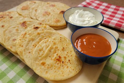 Hotové naan placky z kokosovej múky