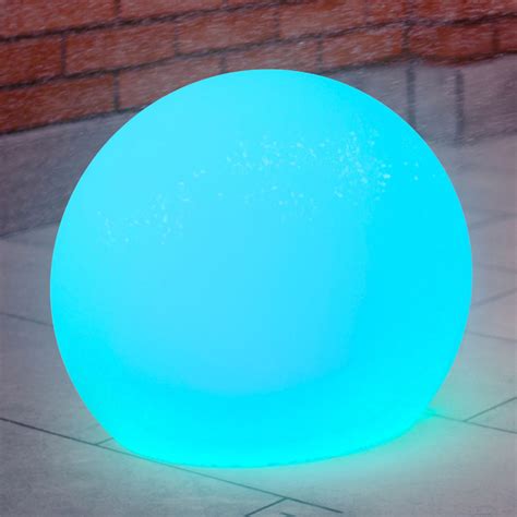 Solárna LED guľa s RGB+W osvetlením