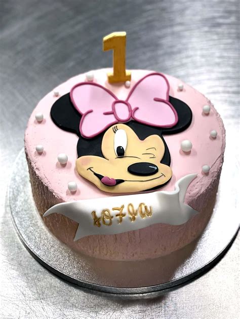 Umelecká torta Minnie pre dievčatko k 1. narodeninám