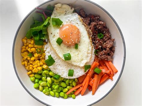 Bibimbap s hnedou ryžou