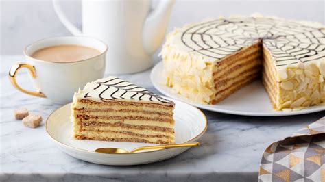 Detail ozdobnej pavučiny na torte Esterházy