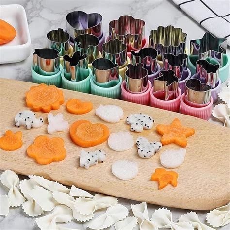 Ilustrácia rôznych formičiek na sušienky